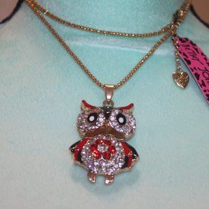 Nwtag: Clear crystal/Red Owl Neckla